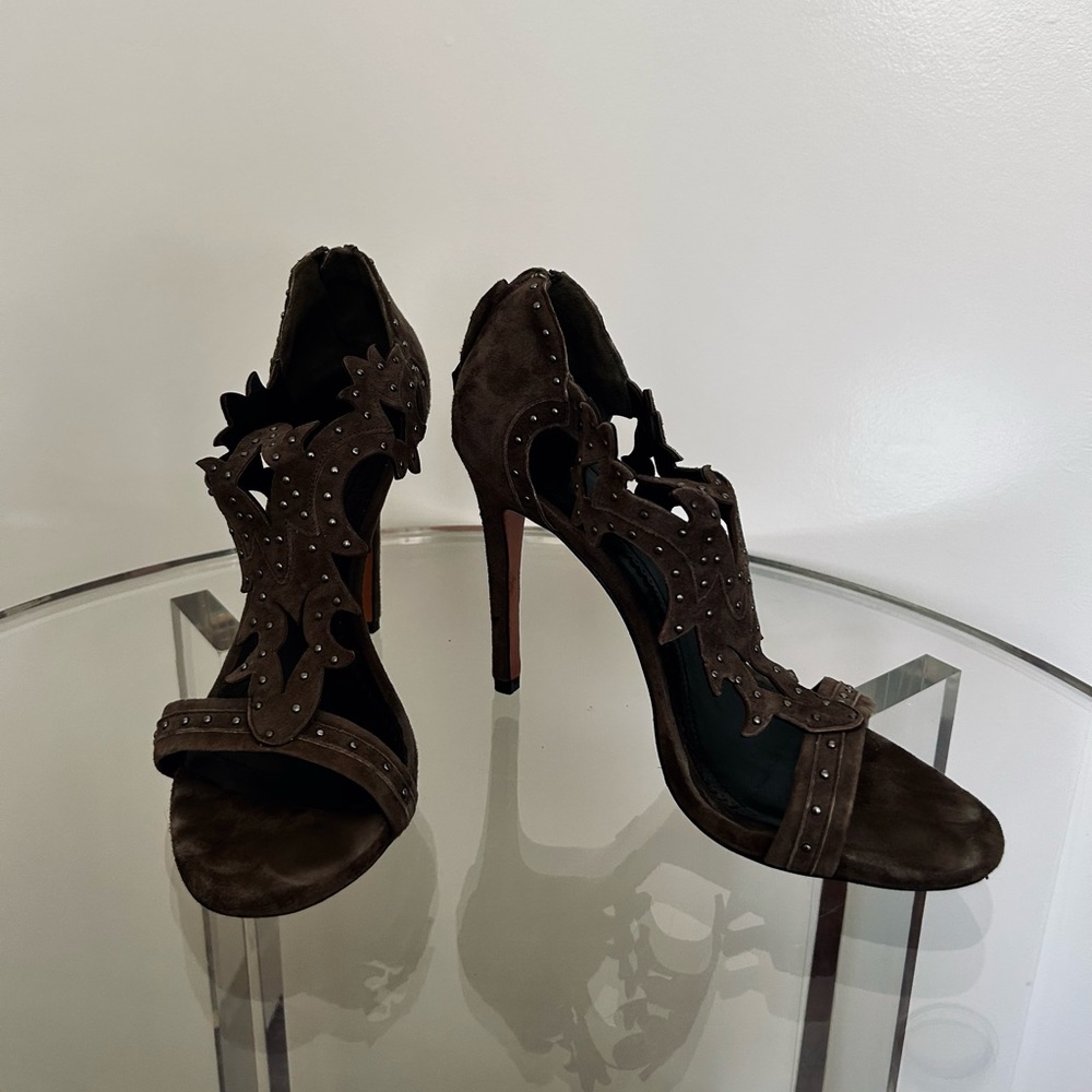 Pur la Victorie Gray Heels